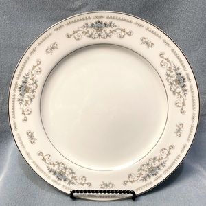 2-Diane "Wade" Fine Porcelain China Blue with Silver Trim 10 1/4 Dinner Plates